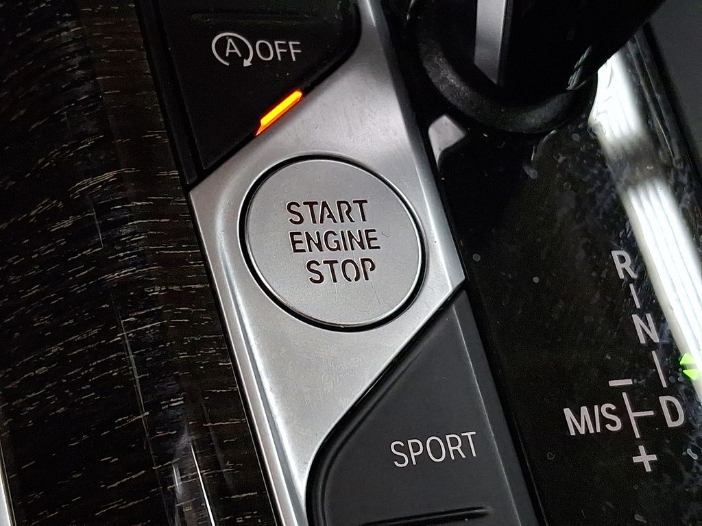 Thumbnail: 2021 BMW 3 Series - 21