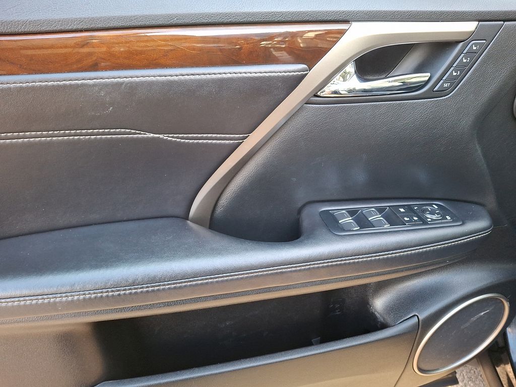 Thumbnail: 2017 Lexus RX - 9