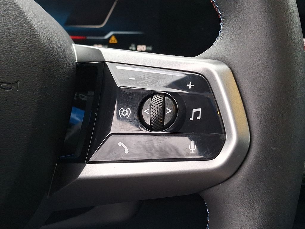 Thumbnail: 2025 BMW i5 - 17