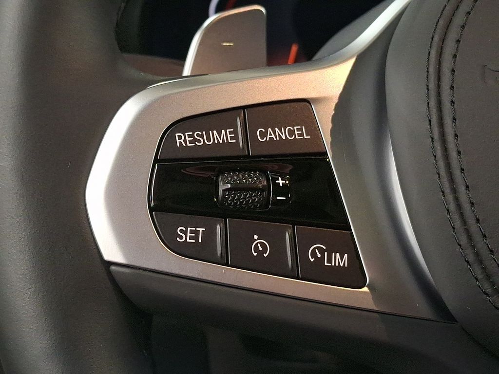 Thumbnail: 2024 BMW X4 - 16