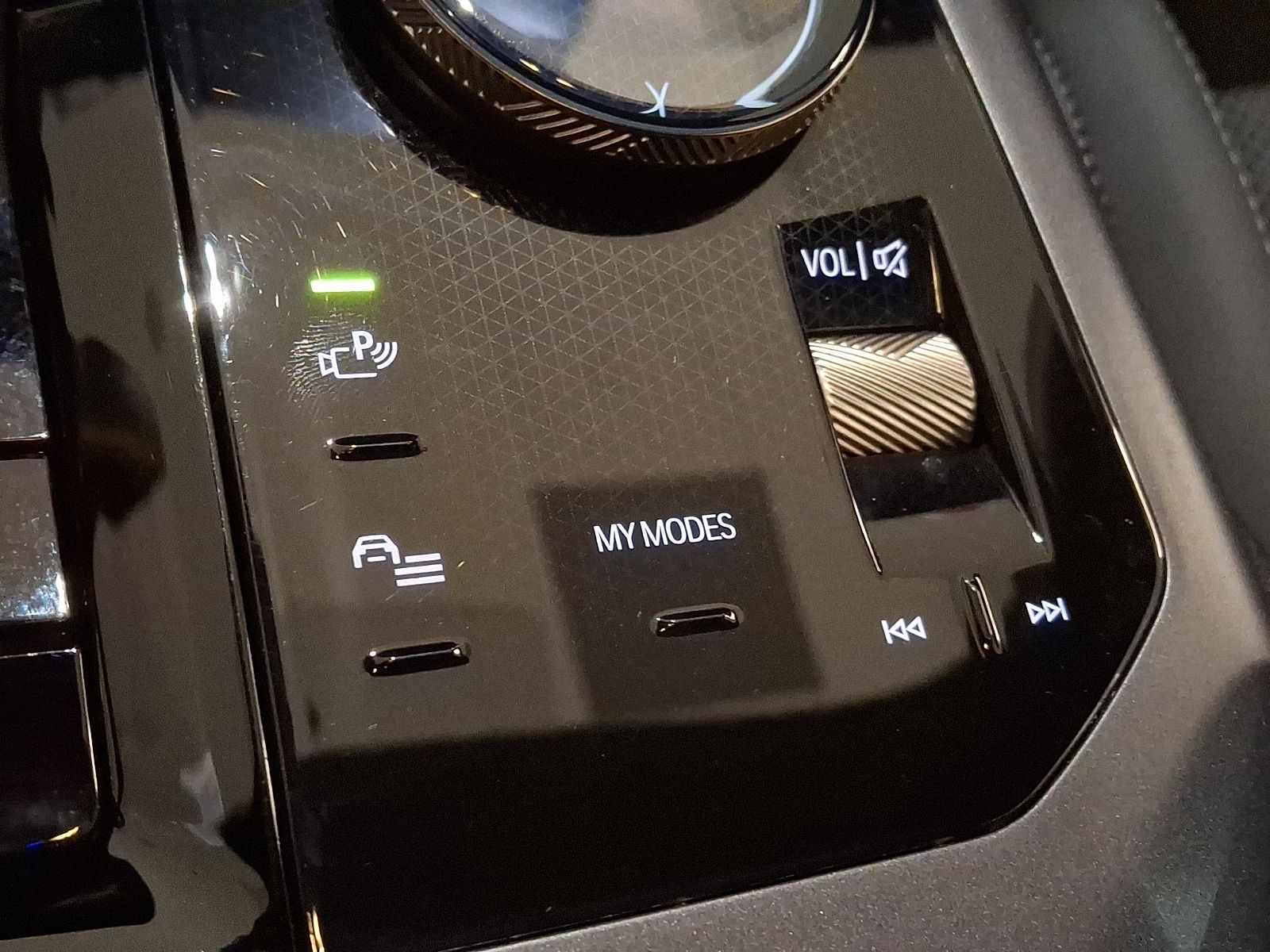 Thumbnail: 2025 BMW X3 - 21