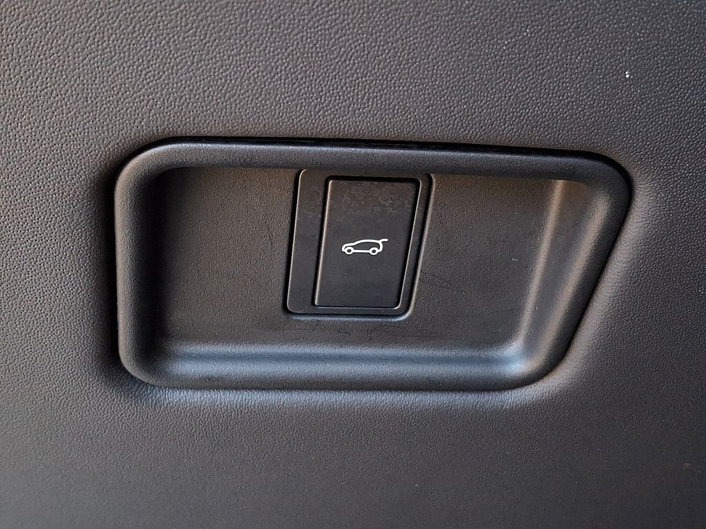 Thumbnail: 2023 Land Rover Range Rover - 20