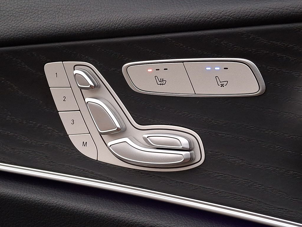 Thumbnail: 2022 Mercedes-Benz E-Class - 22