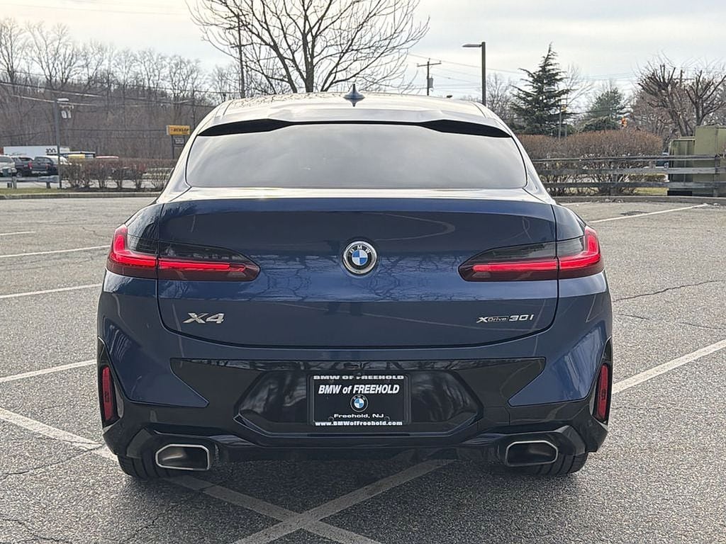 Thumbnail: 2022 BMW X4 - 13