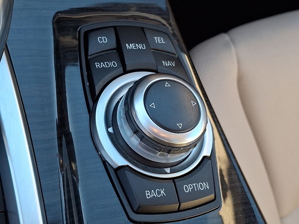 Thumbnail: 2011 BMW 5 Series - 22