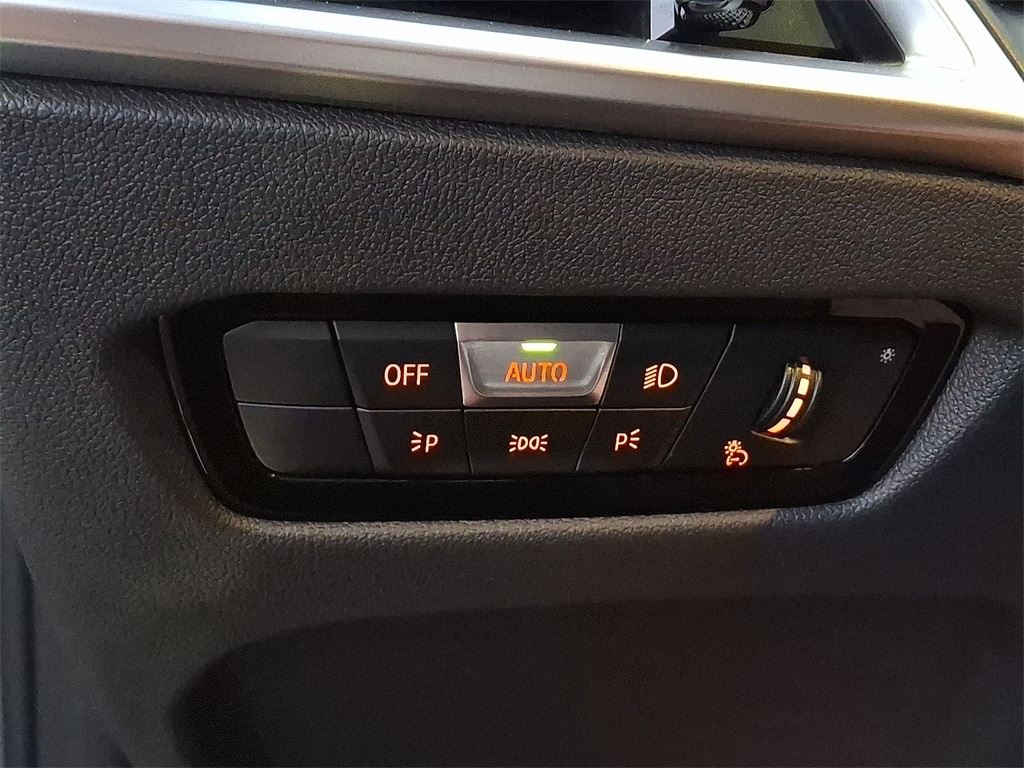 Thumbnail: 2025 BMW i4 - 19