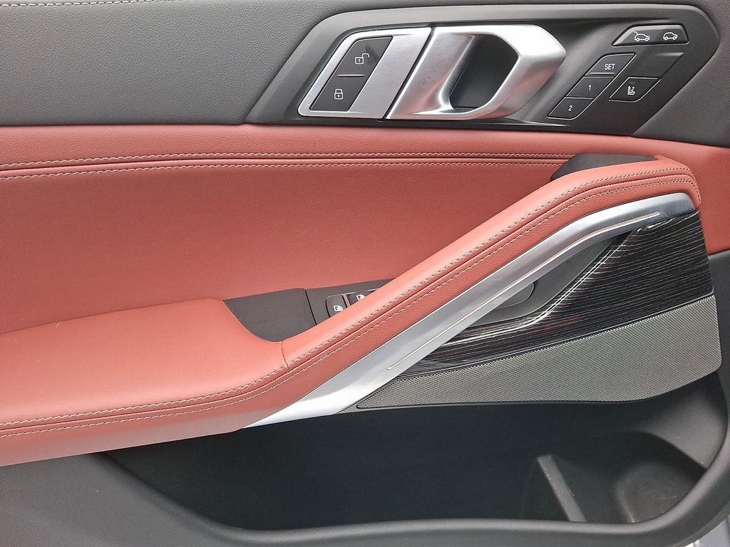 Thumbnail: 2025 BMW X6 - 9