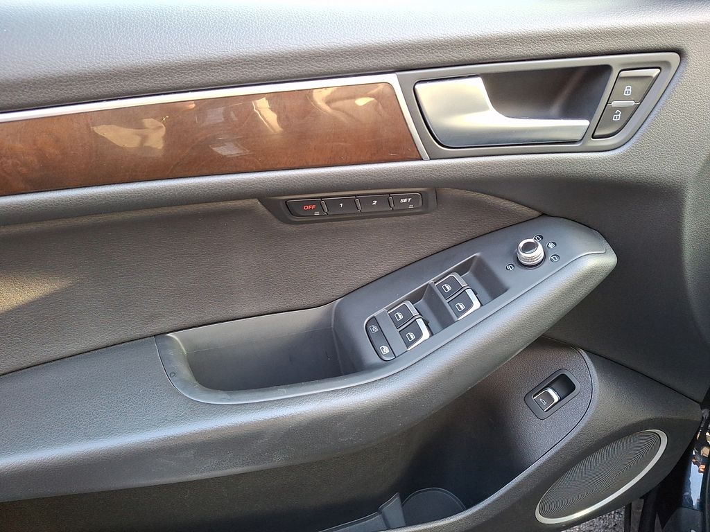 Thumbnail: 2016 Audi Q5 - 8