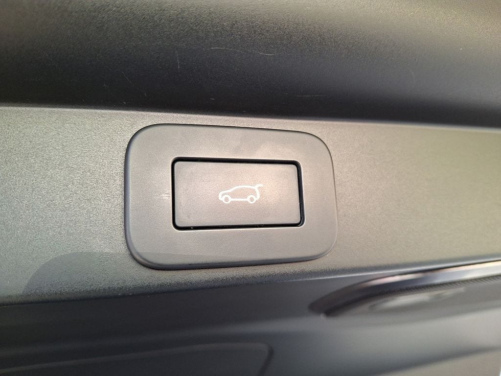 Thumbnail: 2023 Land Rover Range Rover - 26