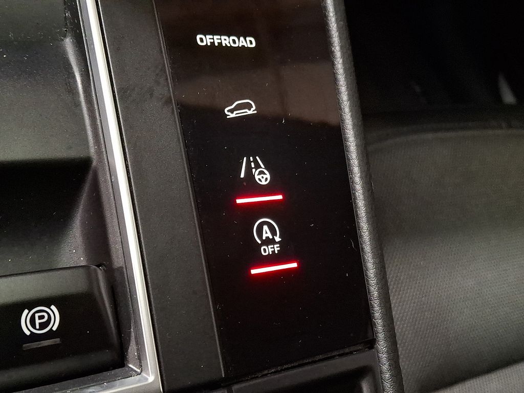 Thumbnail: 2022 Porsche Macan - 18