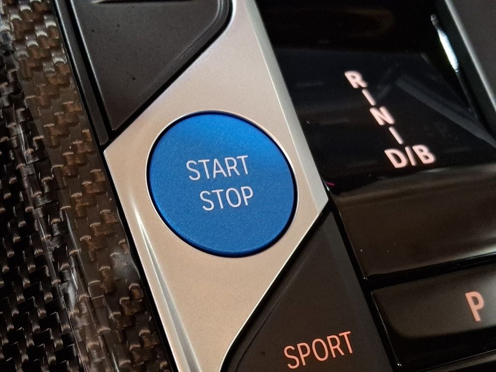 Thumbnail: 2025 BMW i4 - 21