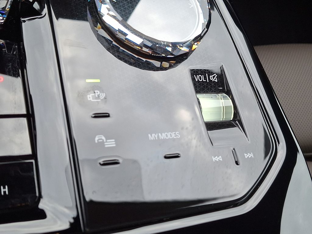 Thumbnail: 2025 BMW i5 - 21