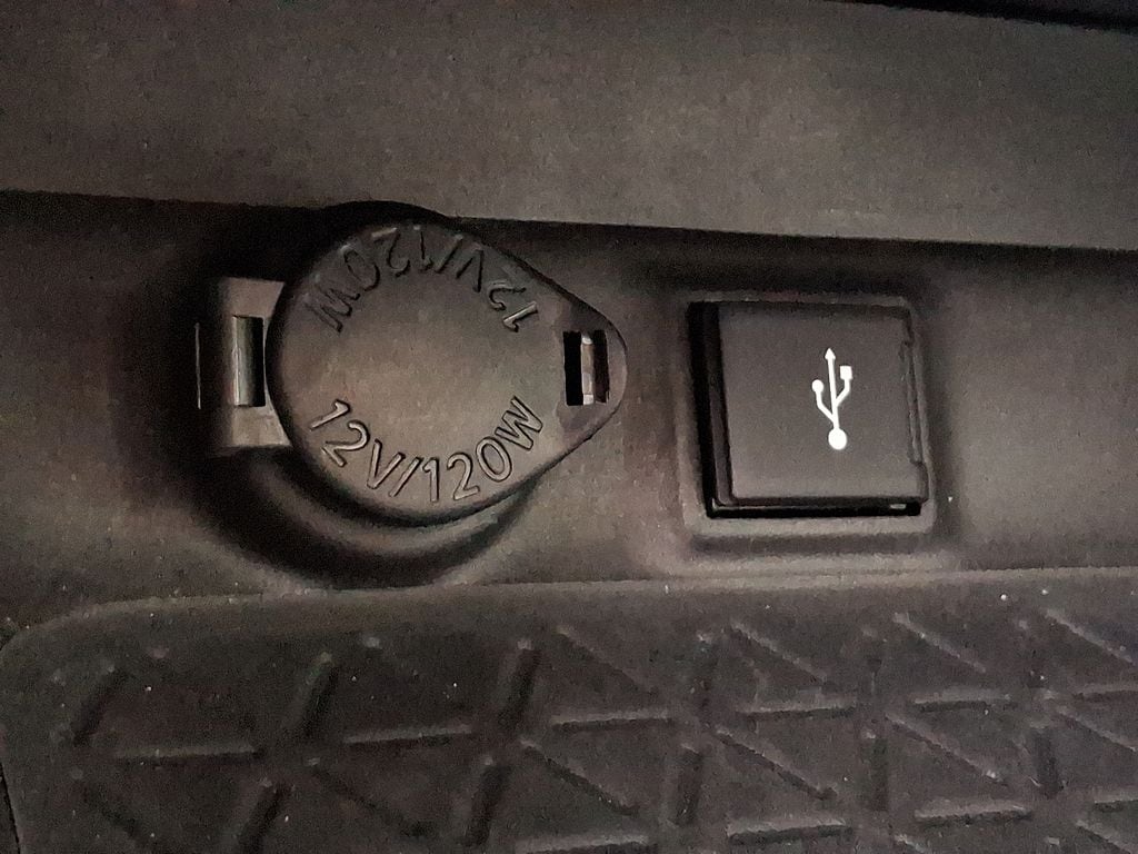 Thumbnail: 2021 Toyota RAV4 - 19