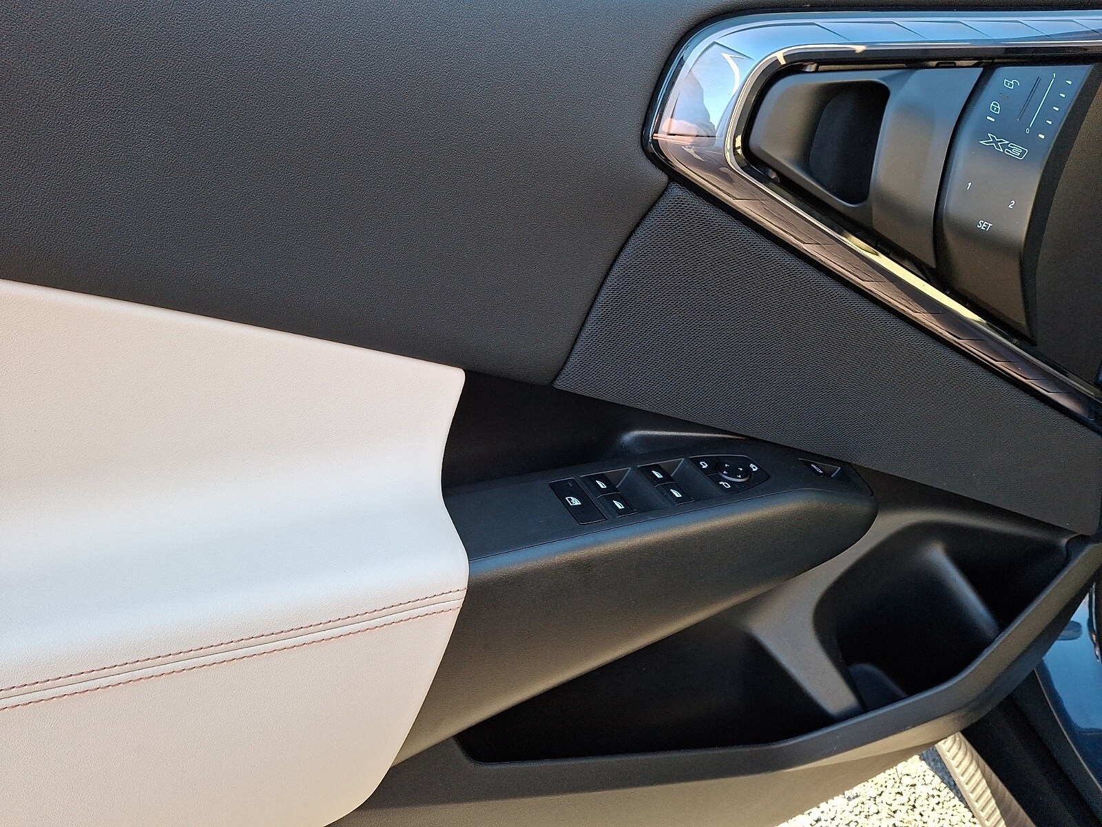 Thumbnail: 2025 BMW X3 - 8