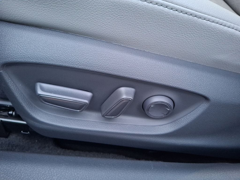 Thumbnail: 2021 Toyota Camry - 9