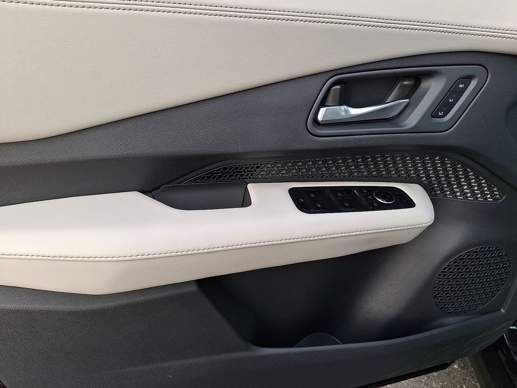 Thumbnail: 2024 Nissan Ariya - 10