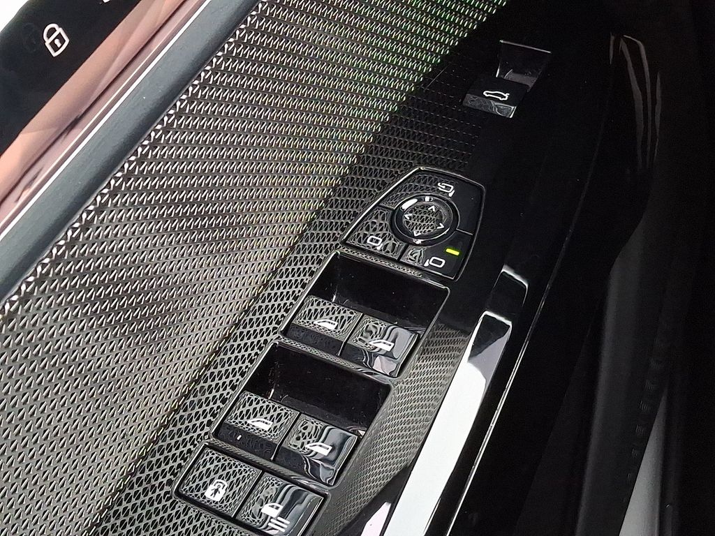 Thumbnail: 2023 BMW 7 Series - 24