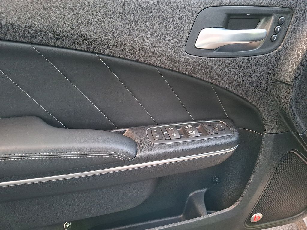 Thumbnail: 2016 Dodge Charger - 7