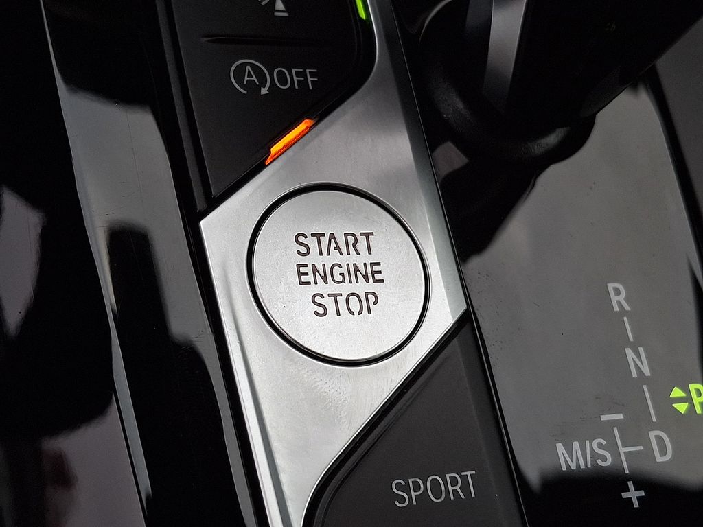 Thumbnail: 2025 BMW X4 - 22