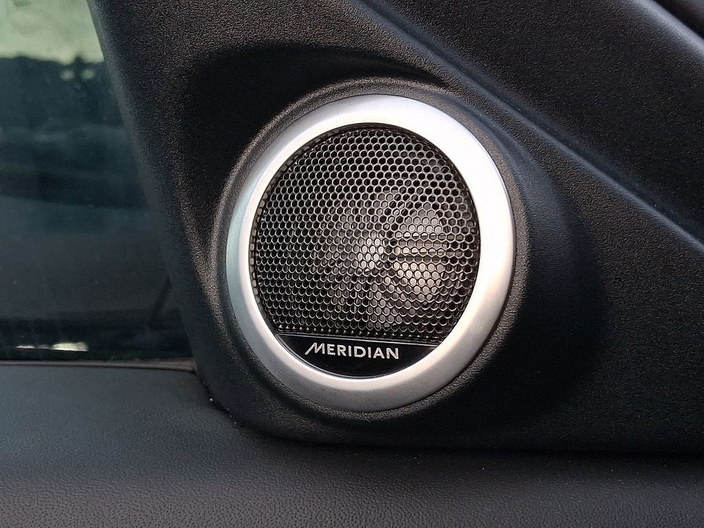 Thumbnail: 2020 Land Rover Range Rover Evoque - 25