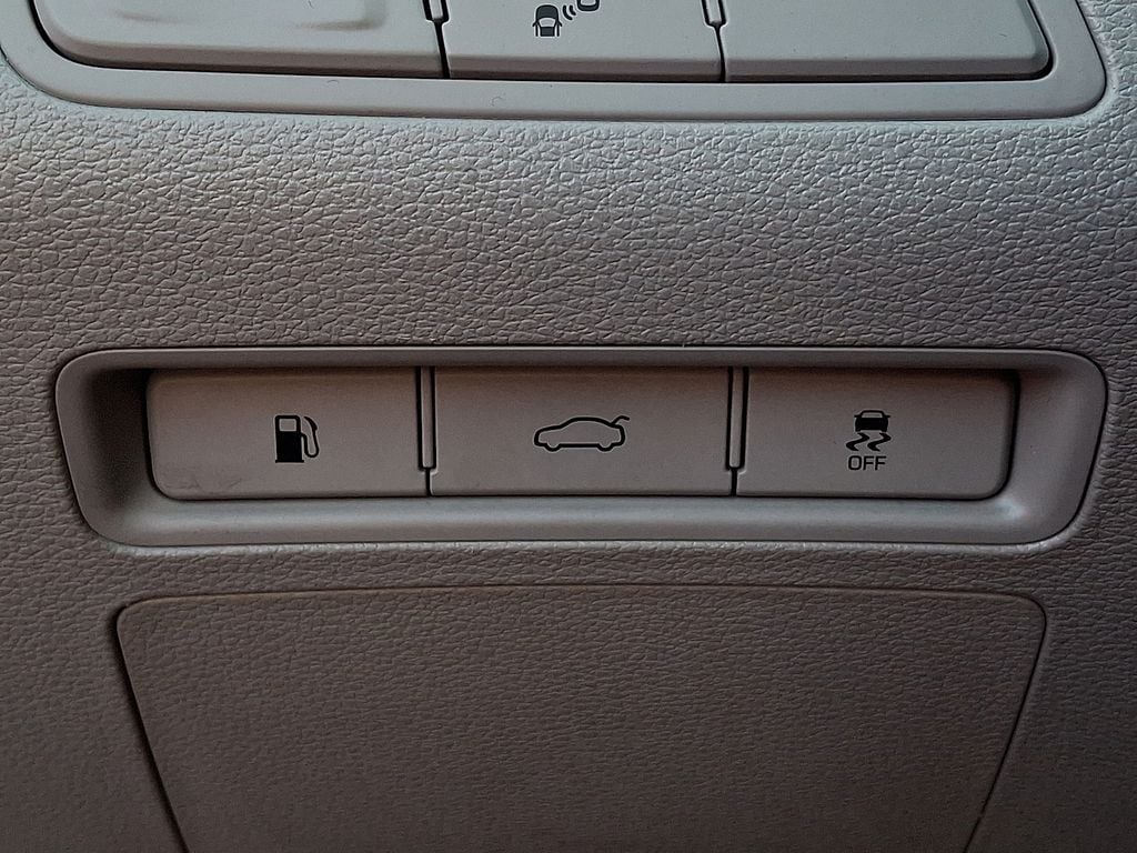 Thumbnail: 2015 Hyundai Sonata - 23