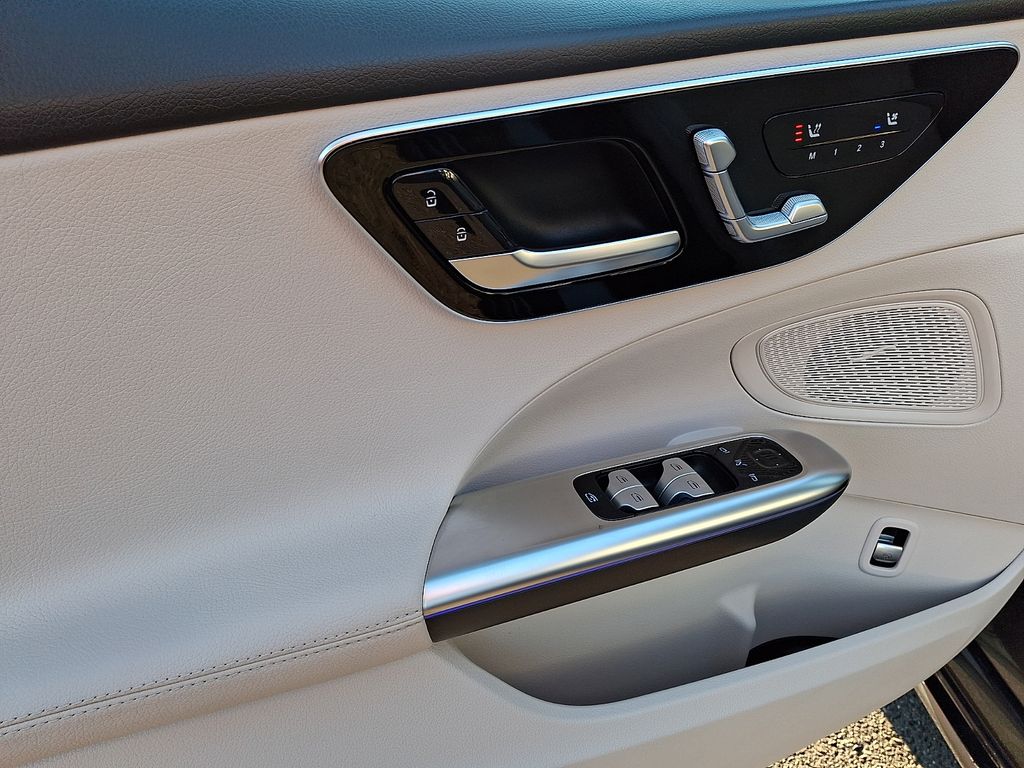 Thumbnail: 2022 Mercedes-Benz C-Class - 8