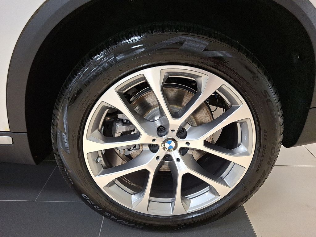Thumbnail: 2026 BMW X5 - 6