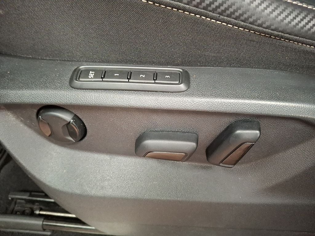 Thumbnail: 2022 Volkswagen Atlas - 10