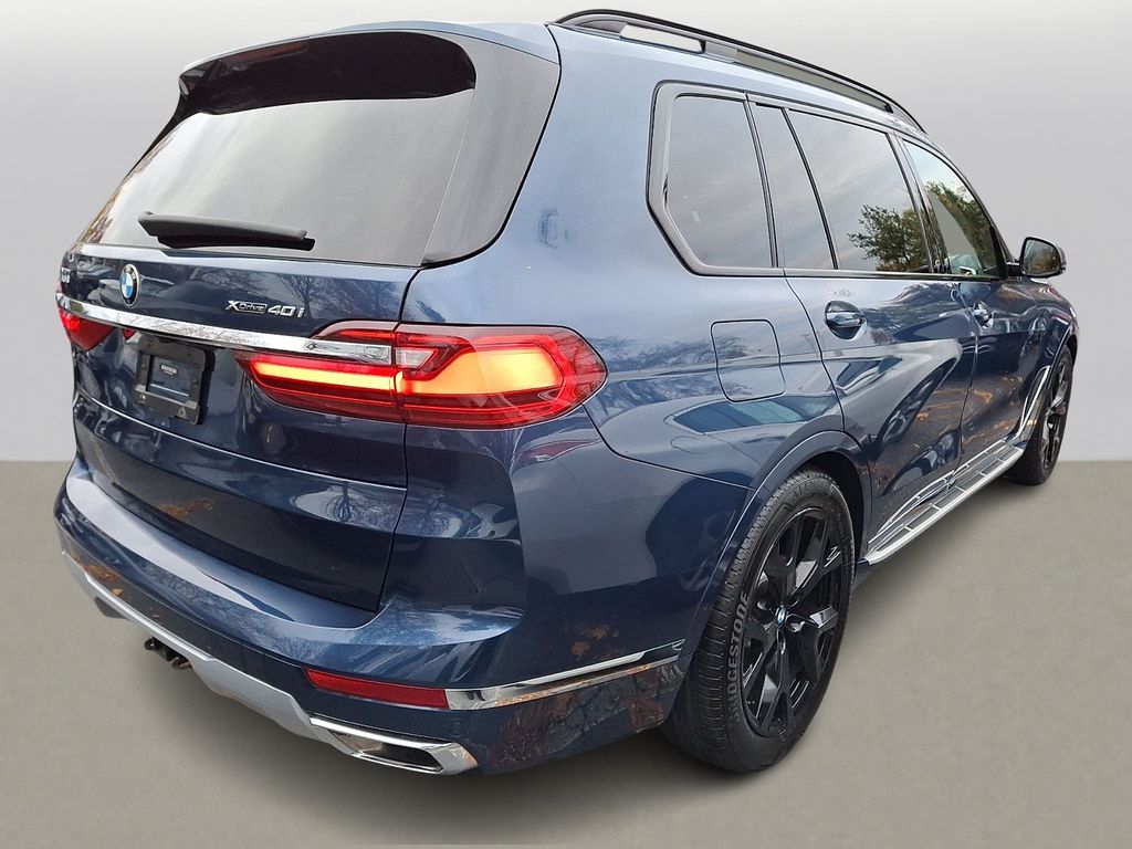 Thumbnail: 2021 BMW X7 - 3