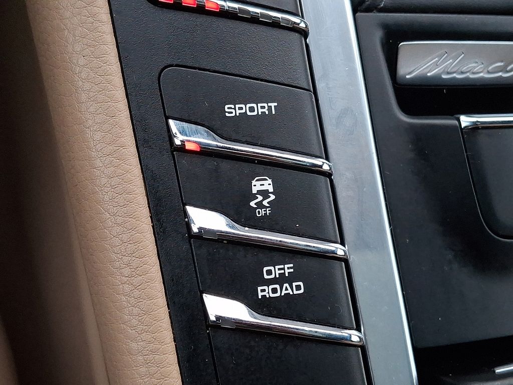 Thumbnail: 2019 Porsche Macan - 21