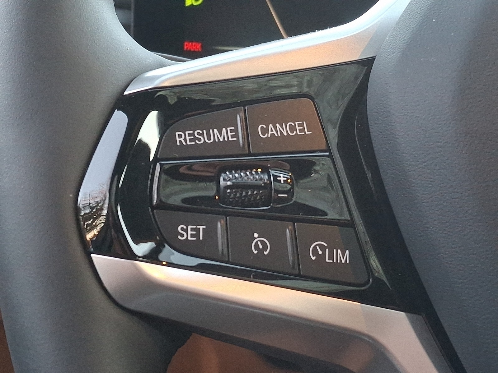 Thumbnail: 2025 BMW i4 - 17