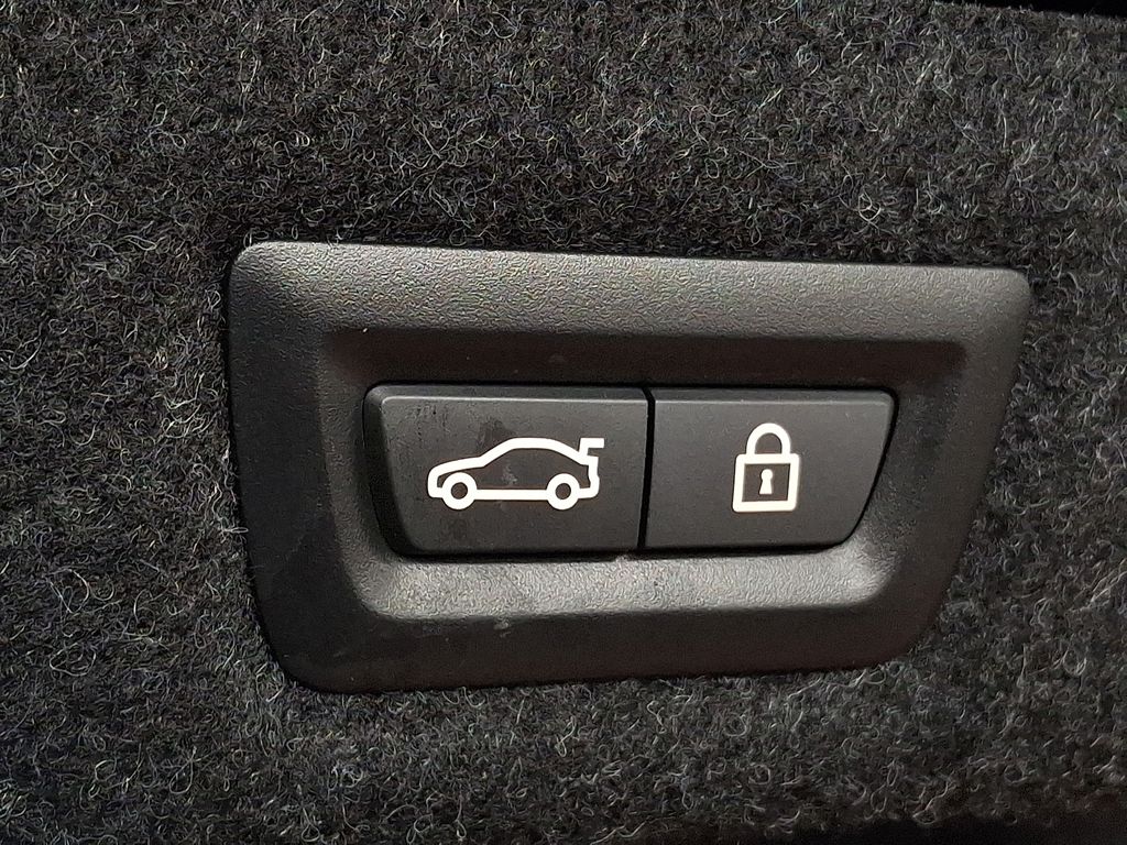 Thumbnail: 2023 BMW 5 Series - 27