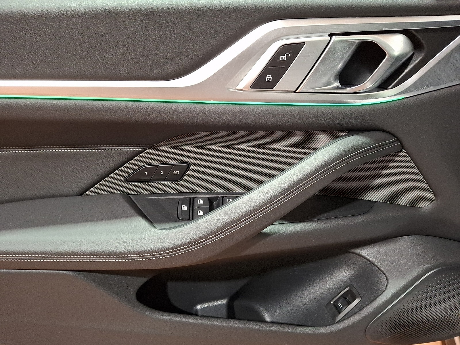 Thumbnail: 2025 BMW i4 - 8