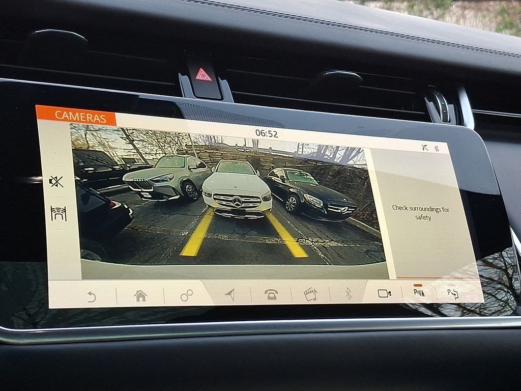 Thumbnail: 2020 Land Rover Range Rover Evoque - 16