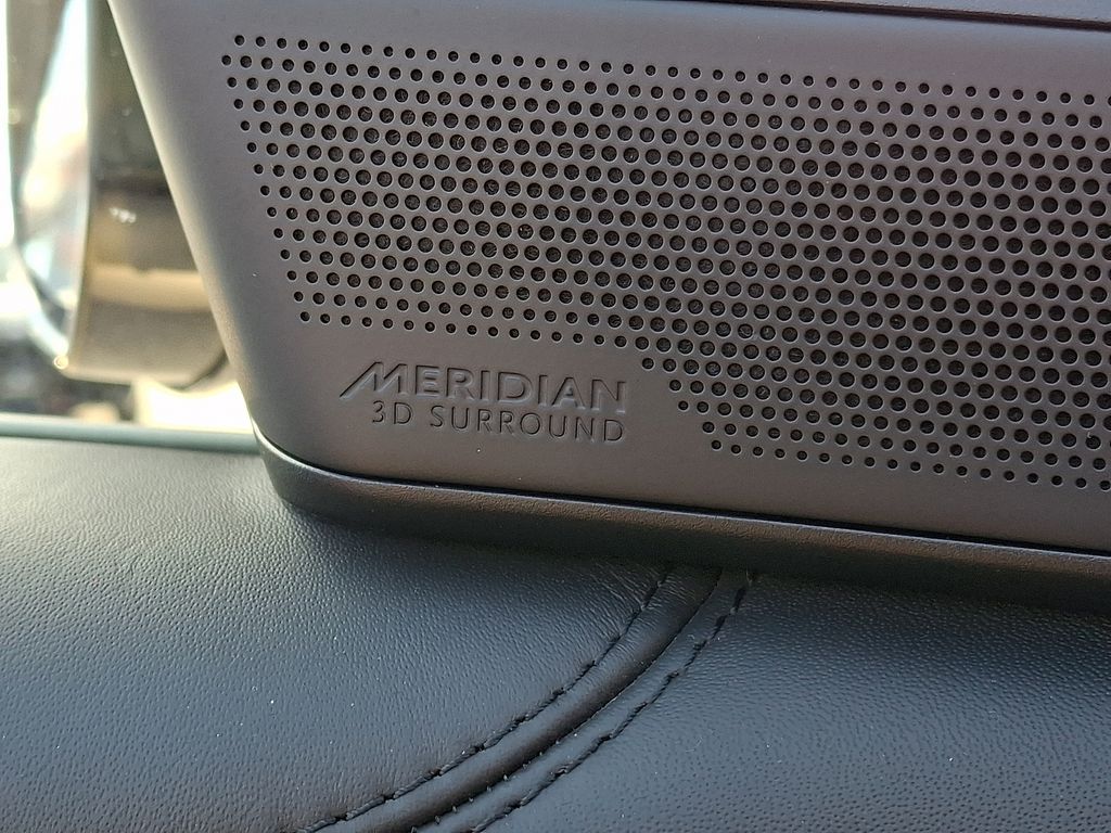 Thumbnail: 2023 Land Rover Range Rover - 21