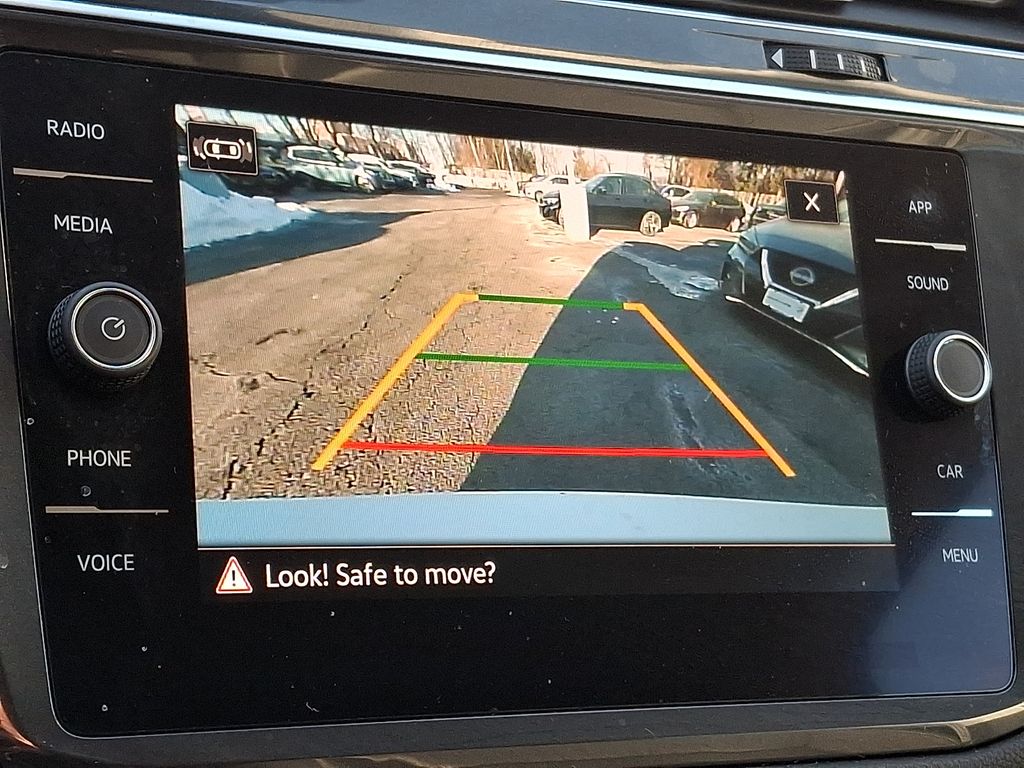 Thumbnail: 2021 Volkswagen Tiguan - 14