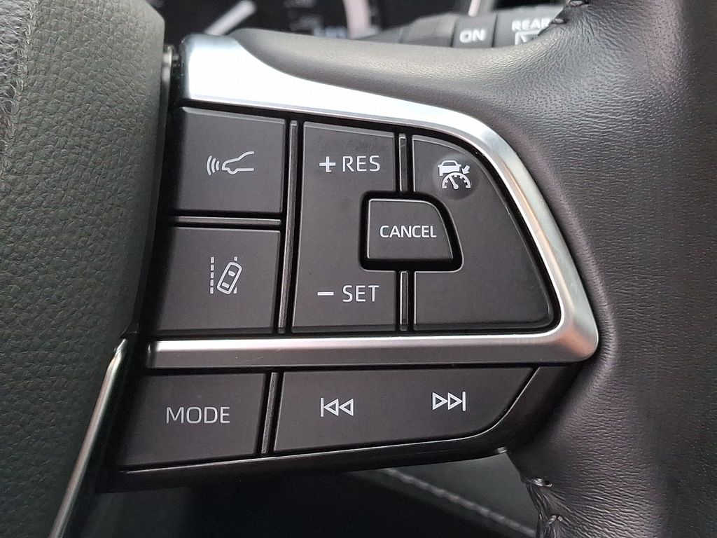 Thumbnail: 2021 Toyota Highlander - 18