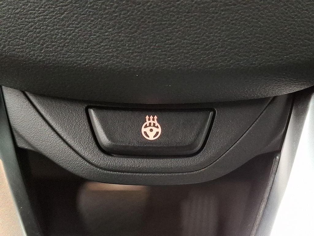 Thumbnail: 2025 BMW X4 - 16