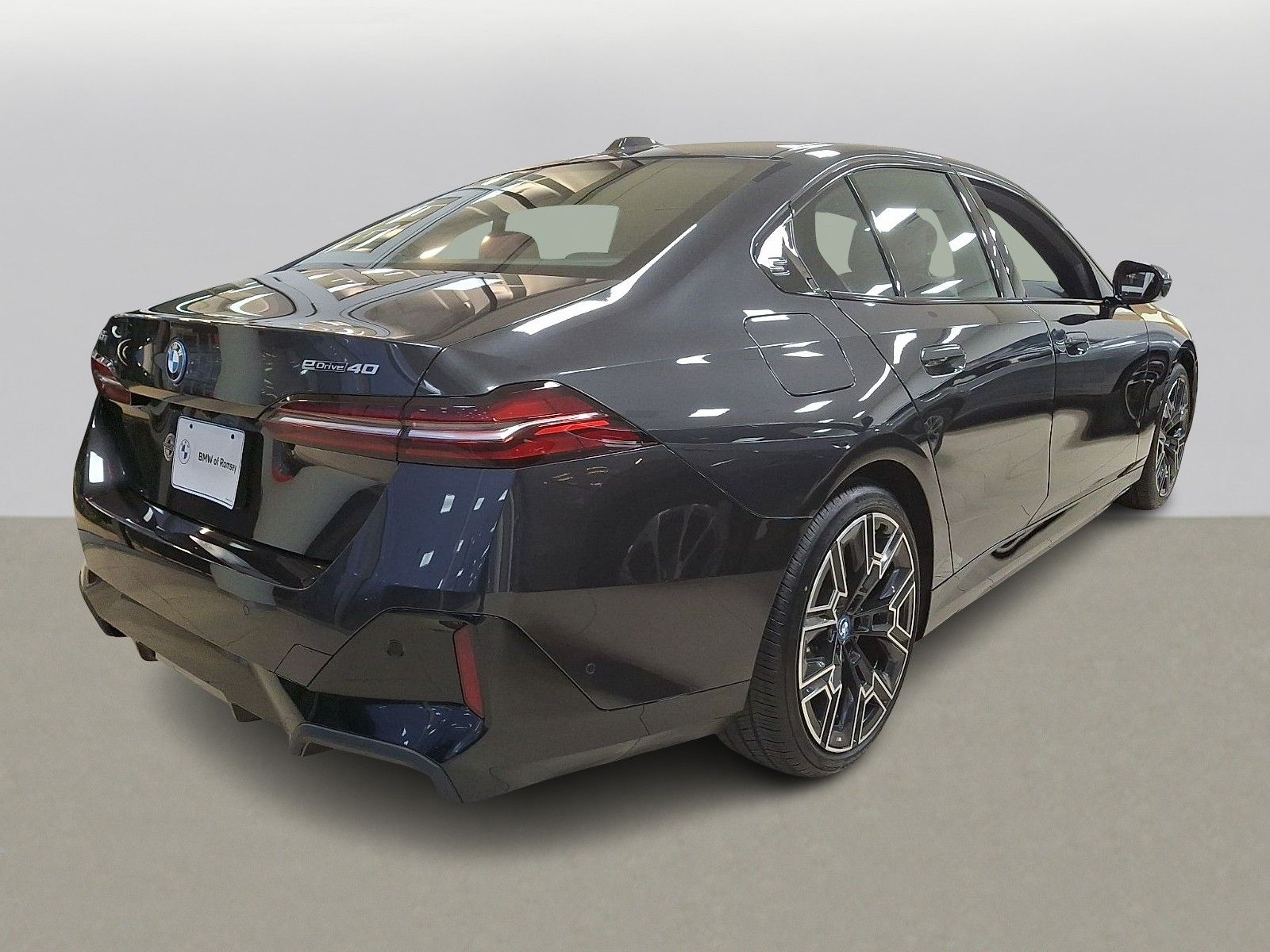 Thumbnail: 2025 BMW i5 - 4