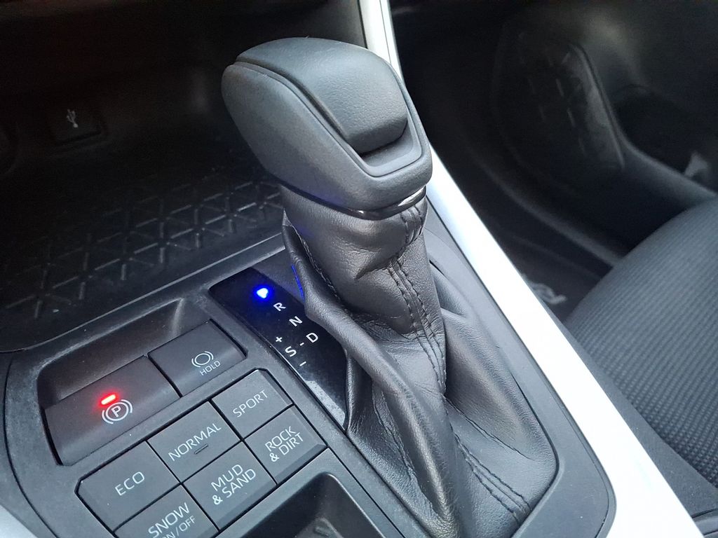 Thumbnail: 2020 Toyota RAV4 - 13