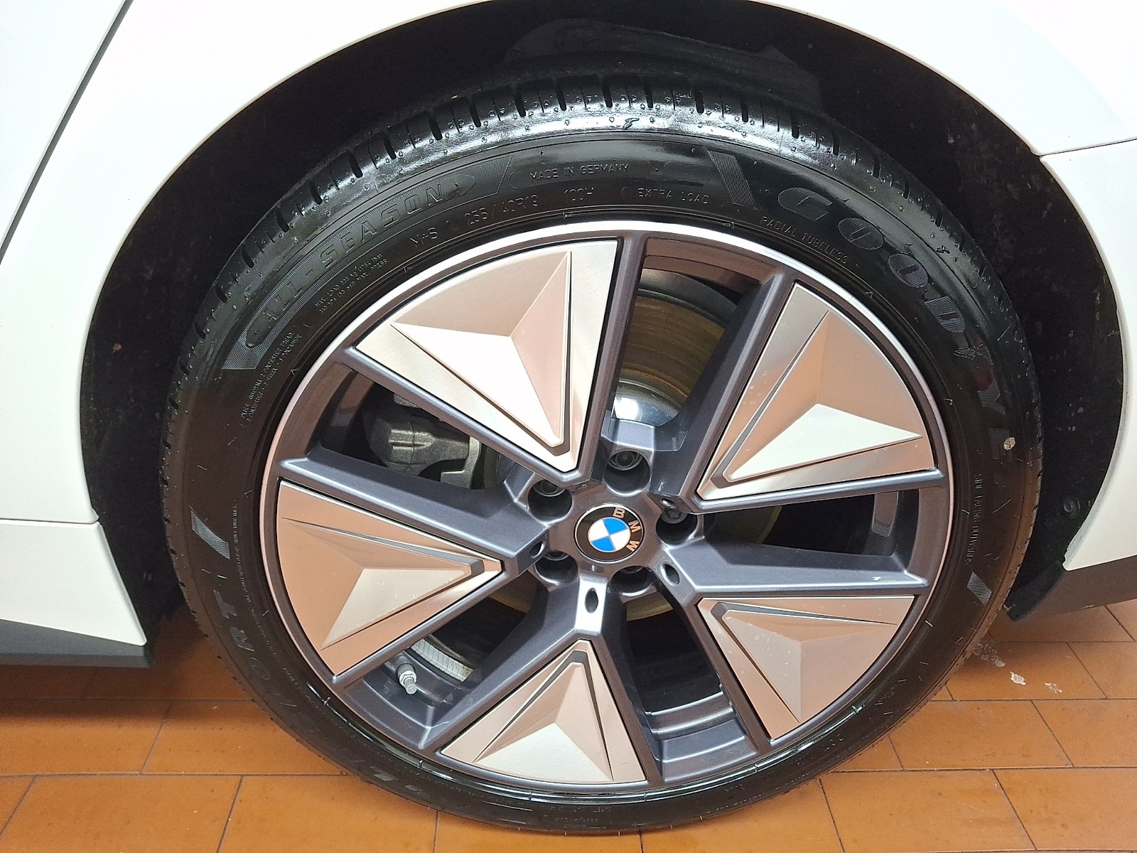 Thumbnail: 2025 BMW i4 - 6