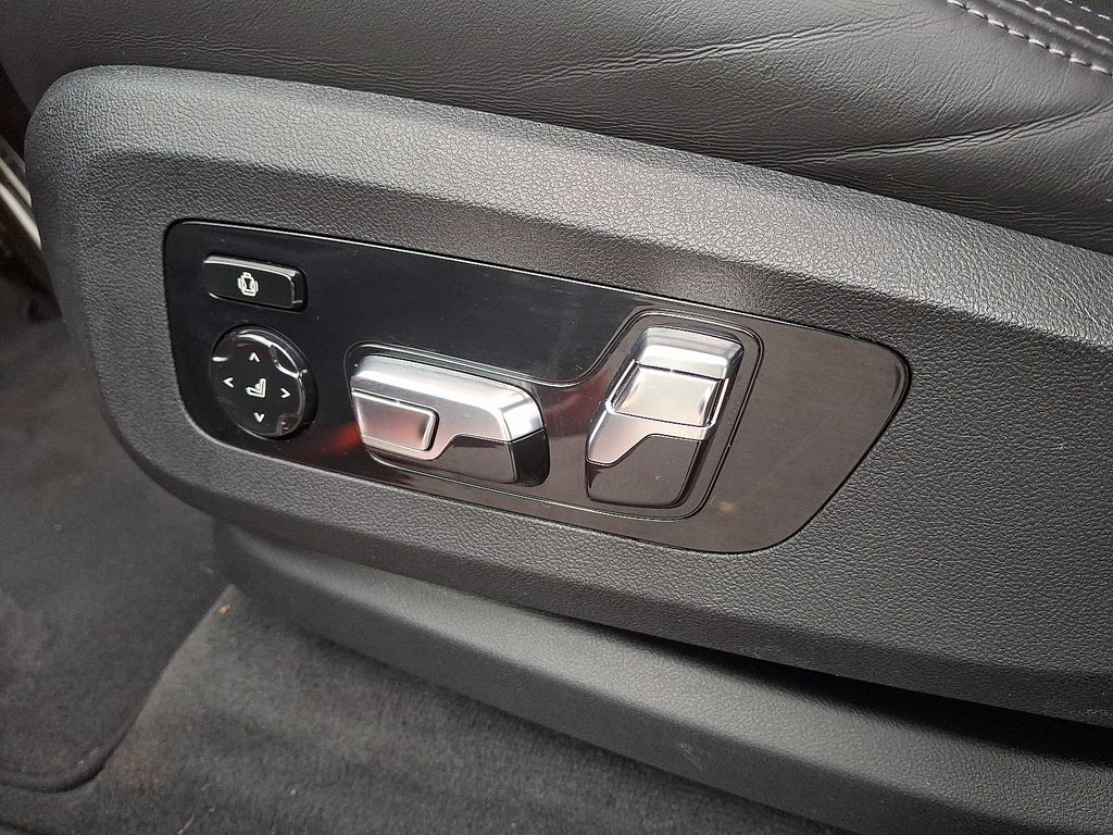 Thumbnail: 2024 BMW X5 - 11