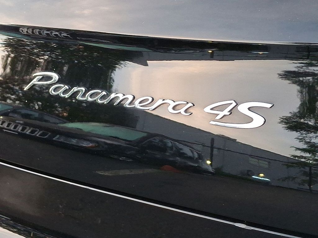 Thumbnail: 2015 Porsche Panamera - 23
