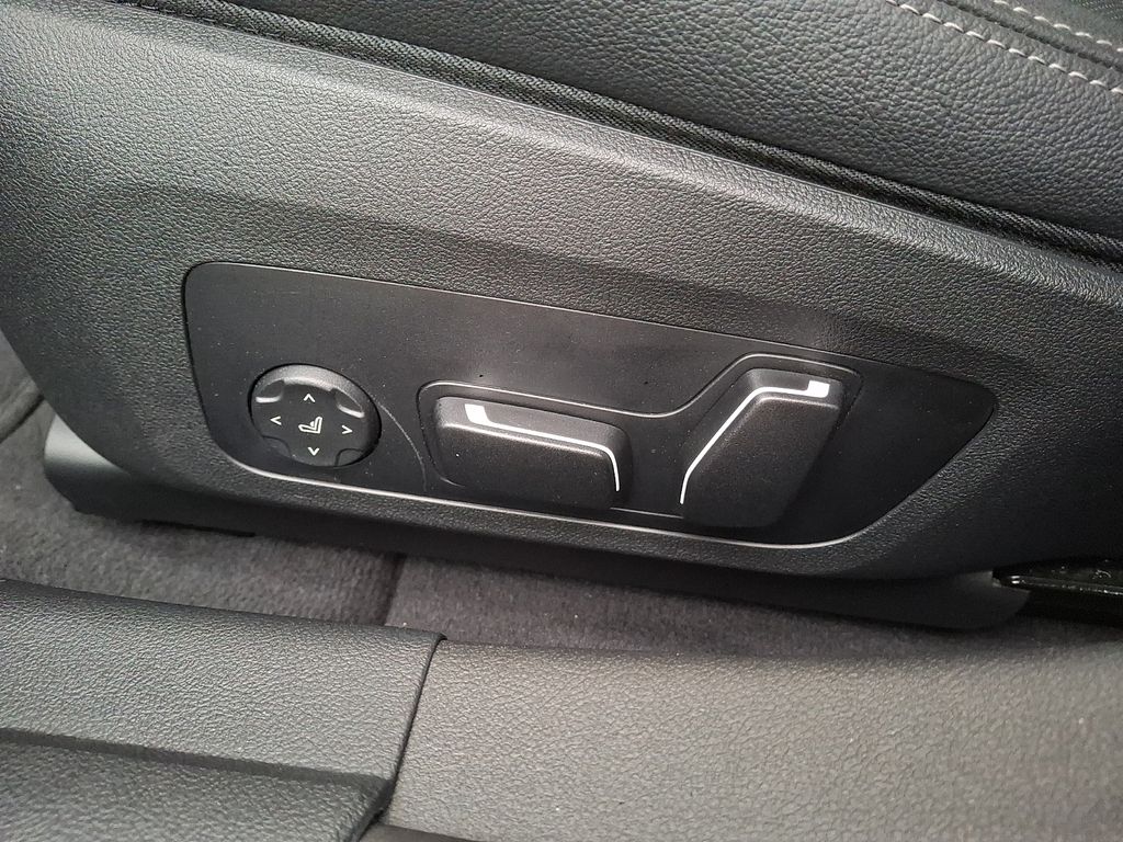 Thumbnail: 2024 BMW i4 - 10