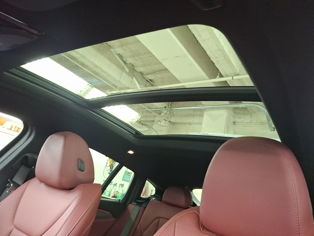 Thumbnail: 2024 BMW X4 - 11