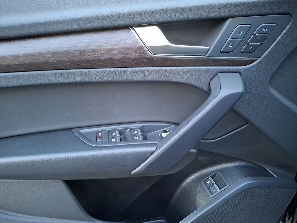 Thumbnail: 2024 Audi Q5 - 8