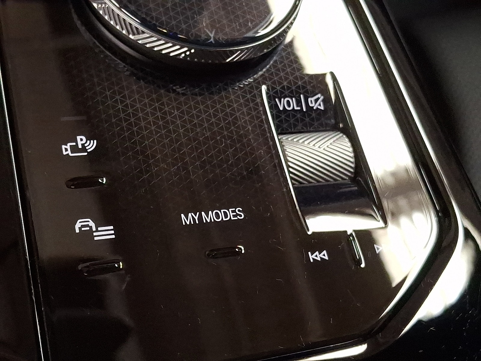 Thumbnail: 2025 BMW 5 Series - 17