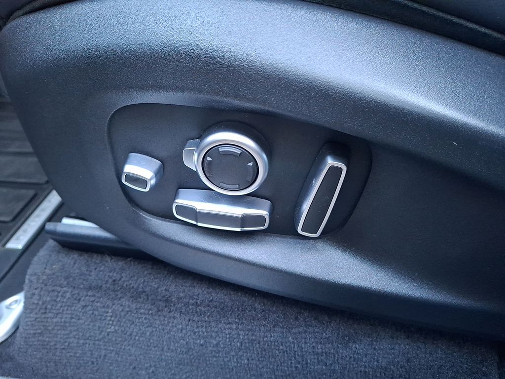 Thumbnail: 2022 Land Rover Range Rover Sport - 10