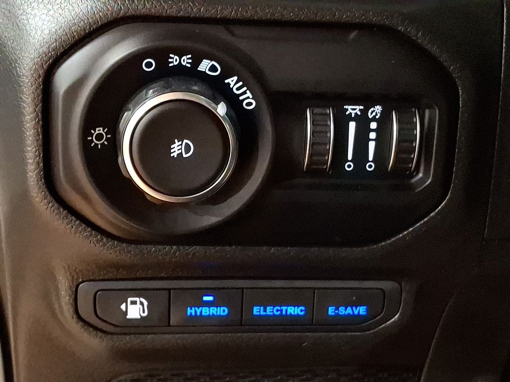 Thumbnail: 2021 Jeep Wrangler - 21