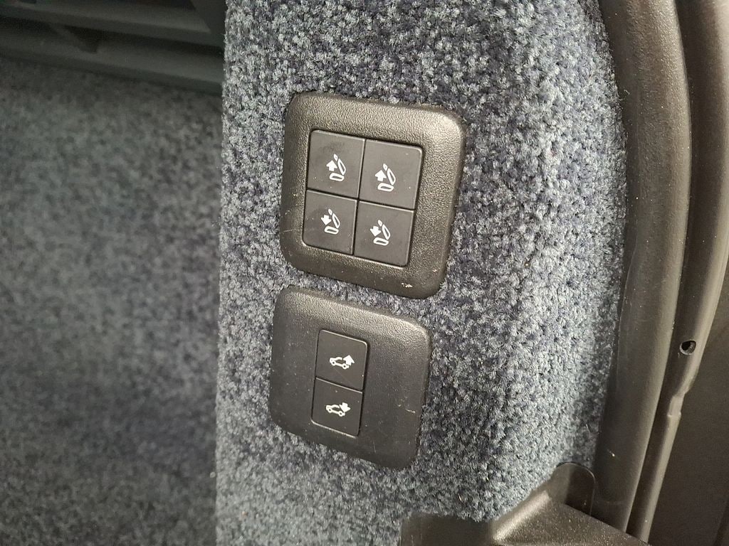 Thumbnail: 2021 Land Rover Range Rover - 26